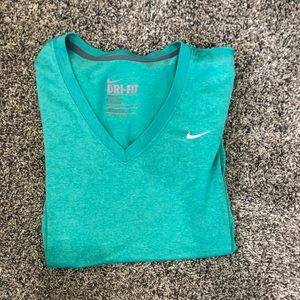 Womens Nike Dri-Fit size small green t shirt like new condition